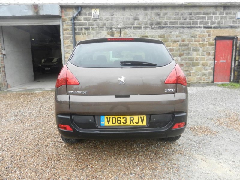PEUGEOT 3008