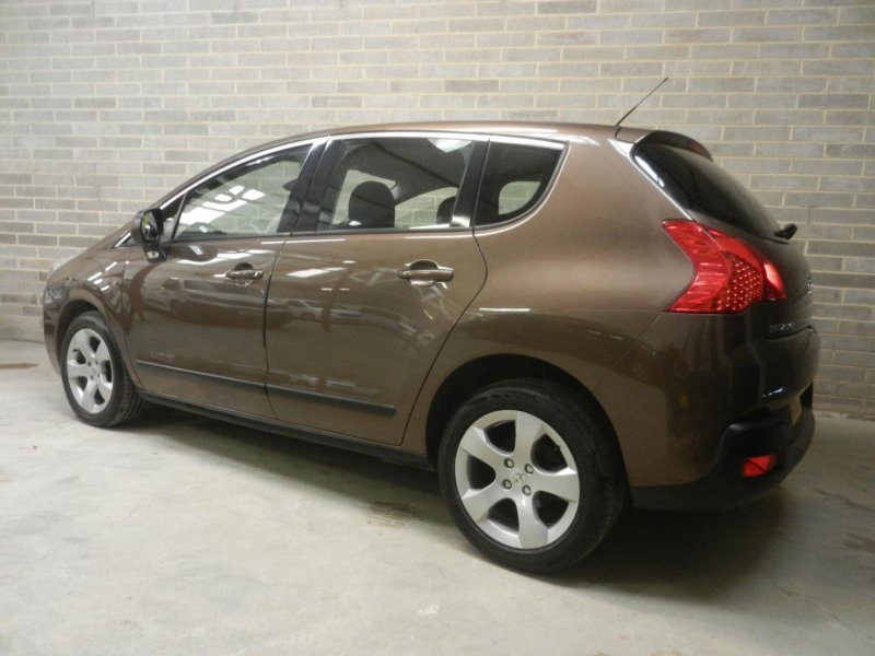 View PEUGEOT 3008 1.6 HDi Active Euro 5 5dr