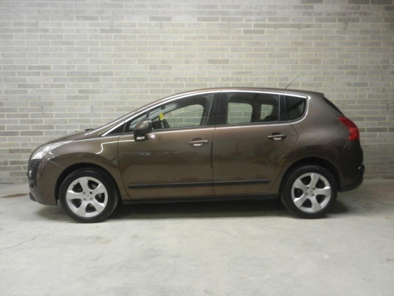 View PEUGEOT 3008 1.6 HDi Active Euro 5 5dr