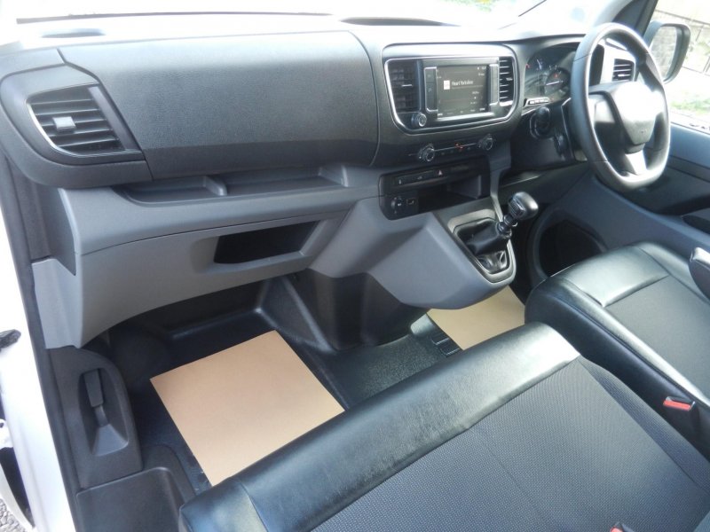 VAUXHALL VIVARO