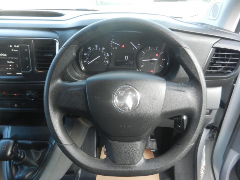 VAUXHALL VIVARO