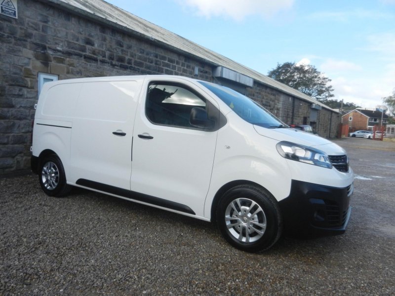 VAUXHALL VIVARO