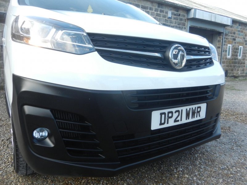 VAUXHALL VIVARO