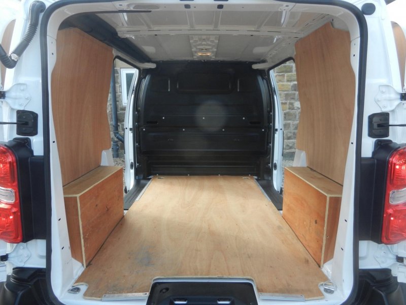 VAUXHALL VIVARO
