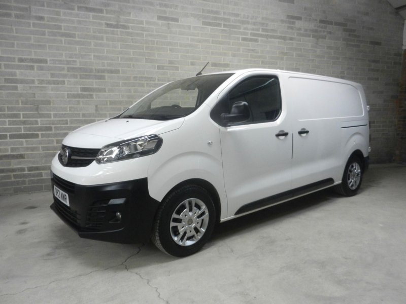 View VAUXHALL VIVARO 1.5 Turbo D 2700 Dynamic L1 H1 Euro 6 (s/s) 6dr