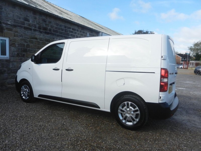VAUXHALL VIVARO