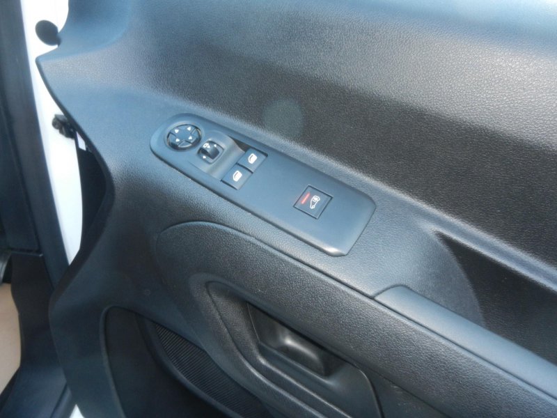 VAUXHALL COMBO