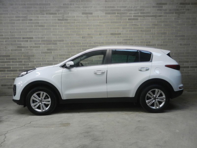 View KIA SPORTAGE 1.7 CRDi 2 Euro 6 (s/s) 5dr