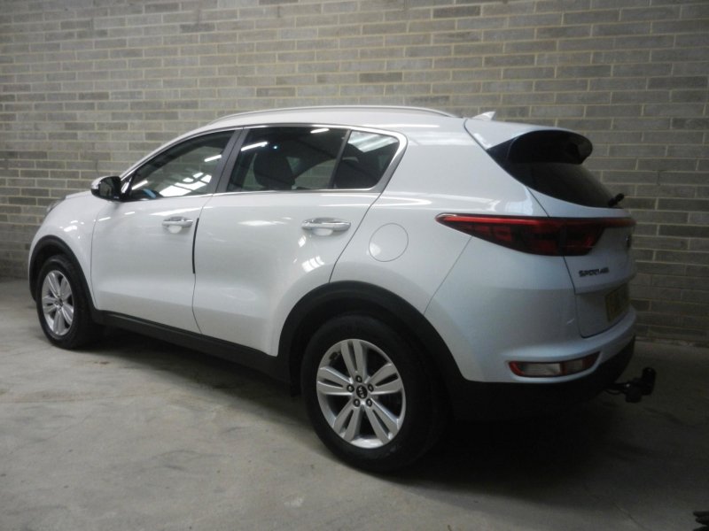 View KIA SPORTAGE 1.7 CRDi 2 Euro 6 (s/s) 5dr