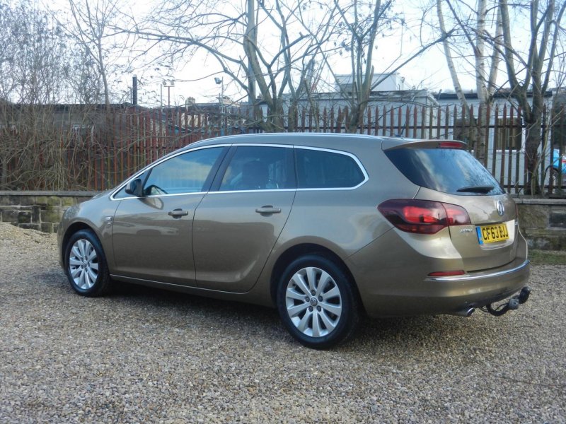 View VAUXHALL ASTRA 2.0 CDTi SE Sports Tourer Auto Euro 5 5dr