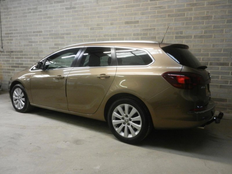 VAUXHALL ASTRA