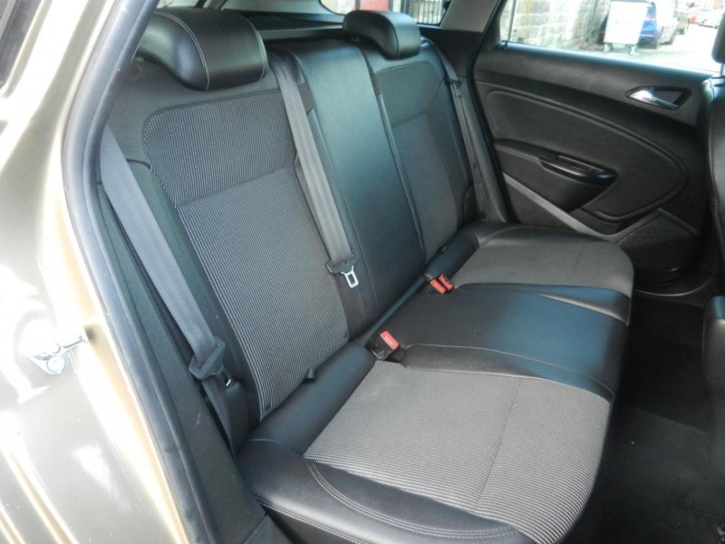 VAUXHALL ASTRA