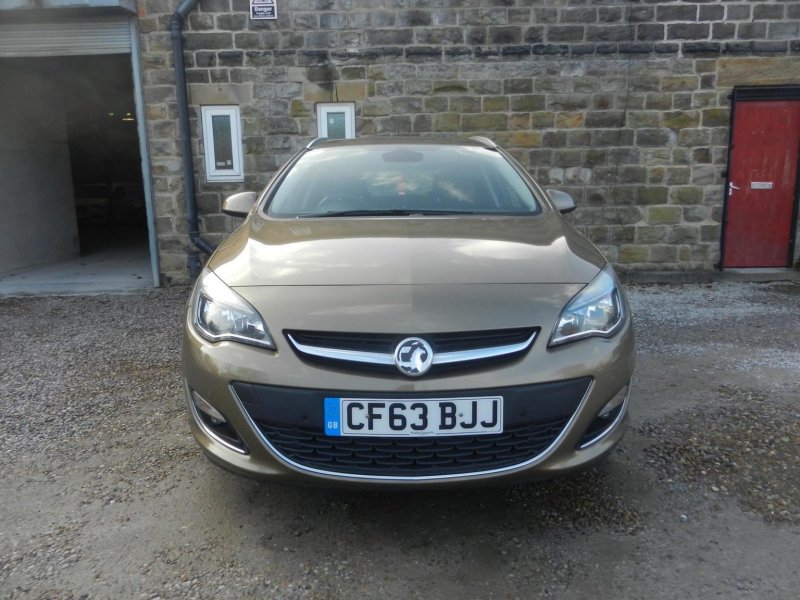View VAUXHALL ASTRA 2.0 CDTi SE Sports Tourer Auto Euro 5 5dr