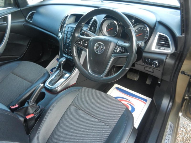 VAUXHALL ASTRA