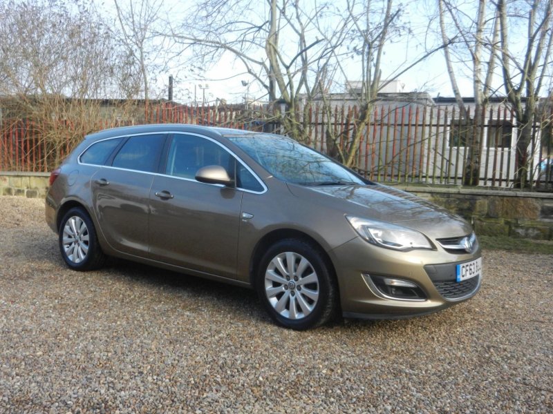View VAUXHALL ASTRA 2.0 CDTi SE Sports Tourer Auto Euro 5 5dr