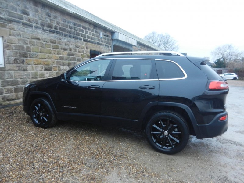 JEEP CHEROKEE