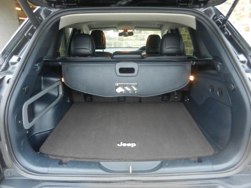 JEEP CHEROKEE