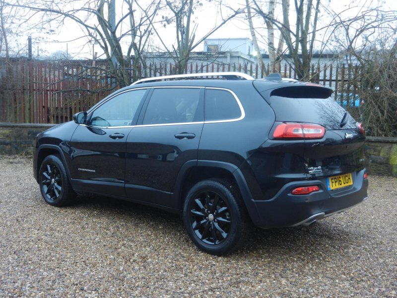 View JEEP CHEROKEE 2.0 MultiJetII Limited 4WD Euro 6 (s/s) 5dr