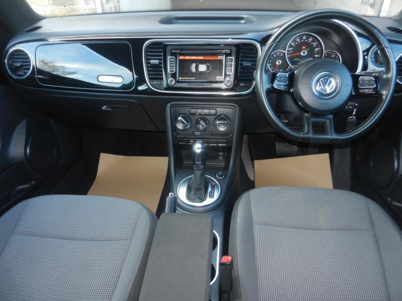 VOLKSWAGEN BEETLE