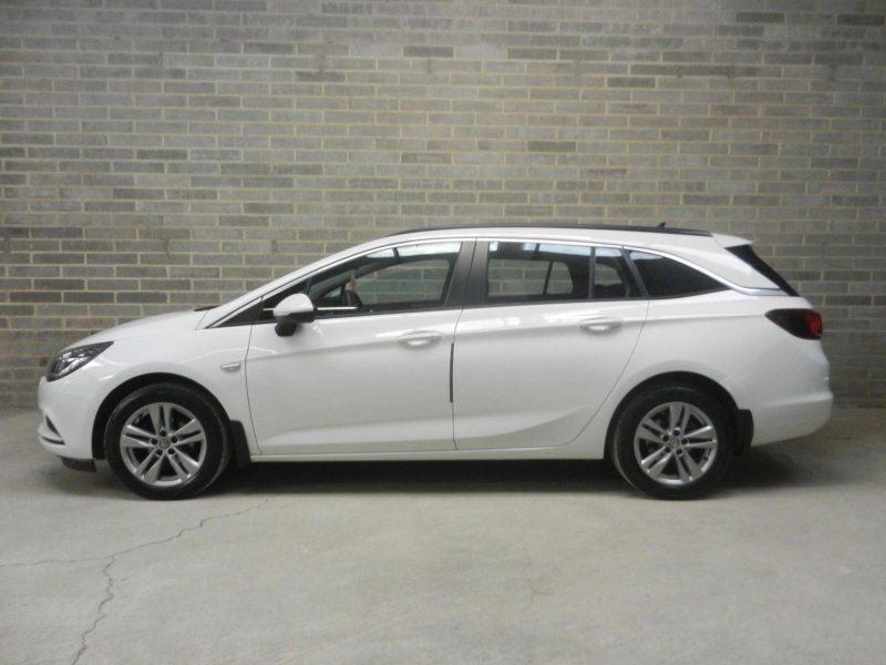 View VAUXHALL ASTRA 1.6 CDTi ecoFLEX Tech Line Sports Tourer Euro 6 (s/s) 5dr