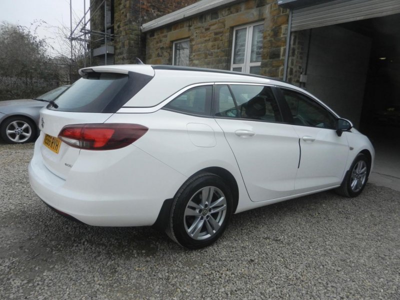 VAUXHALL ASTRA