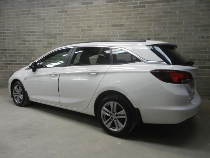 View VAUXHALL ASTRA 1.6 CDTi ecoFLEX Tech Line Sports Tourer Euro 6 (s/s) 5dr