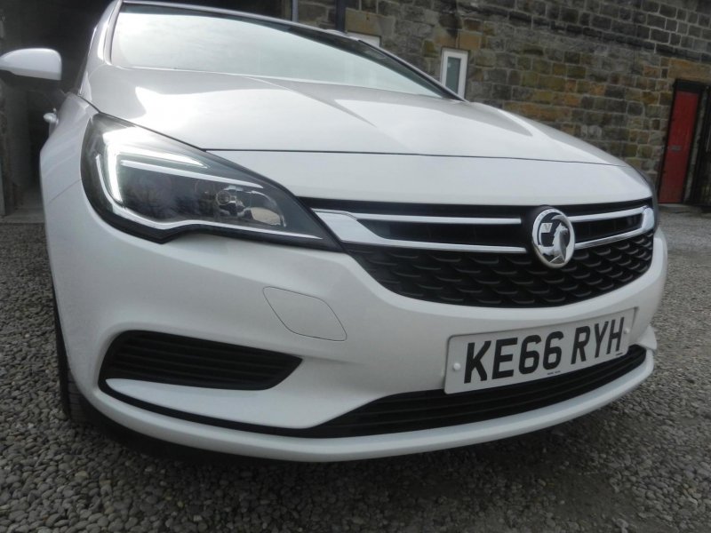 VAUXHALL ASTRA