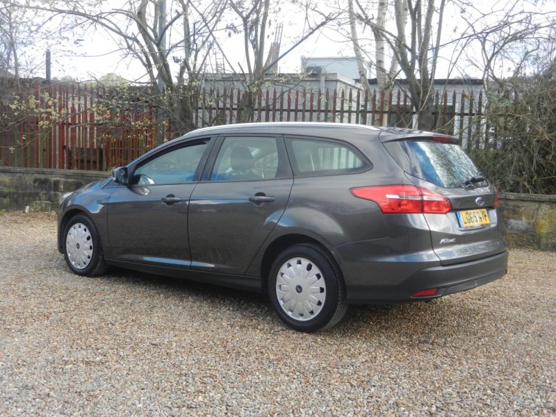FORD FOCUS