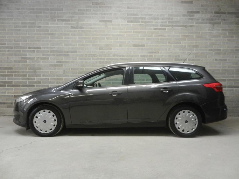 View FORD FOCUS 1.5 TDCi ECOnetic Style Euro 6 (s/s) 5dr