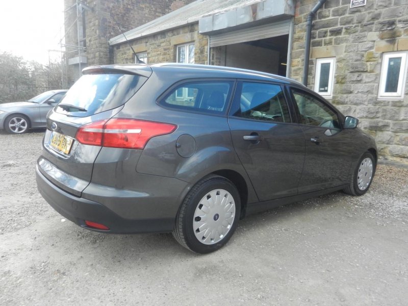 FORD FOCUS