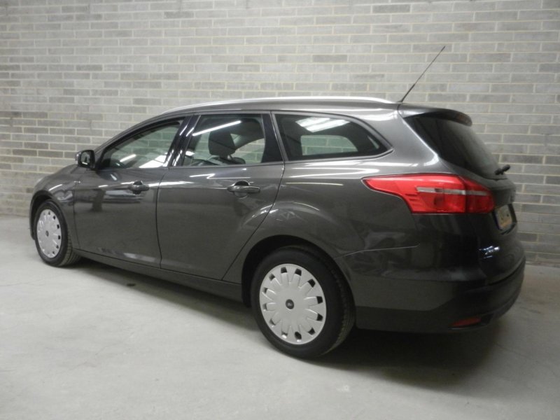 View FORD FOCUS 1.5 TDCi ECOnetic Style Euro 6 (s/s) 5dr