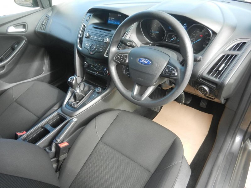FORD FOCUS