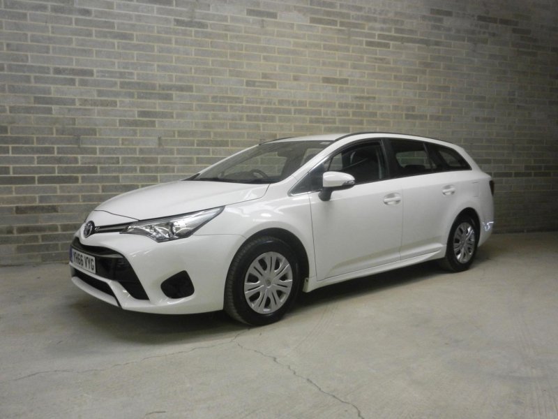 View TOYOTA AVENSIS 1.6 D-4D Active Touring Sports Euro 6 (s/s) 5dr
