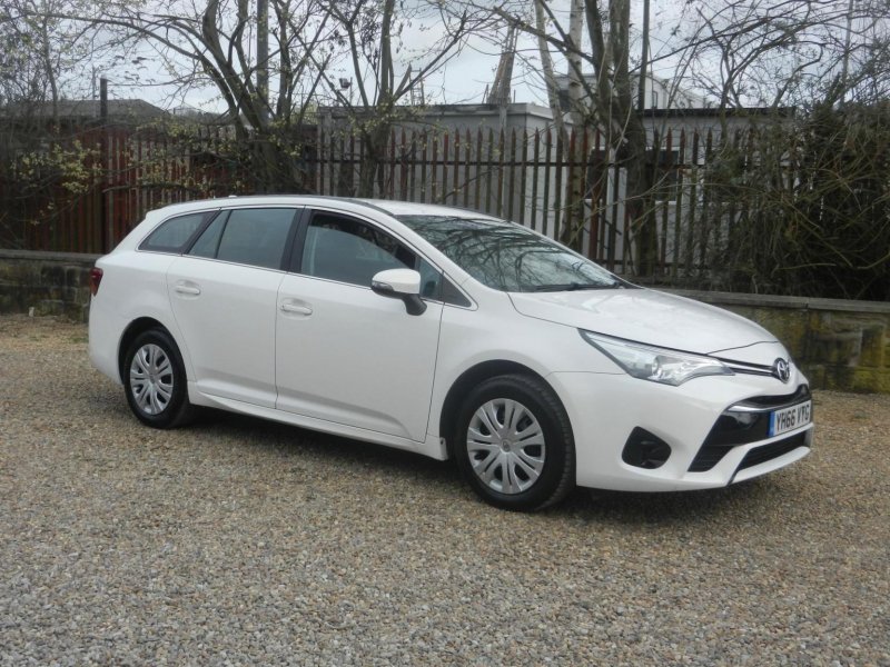 TOYOTA AVENSIS