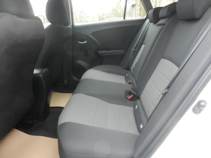TOYOTA AVENSIS