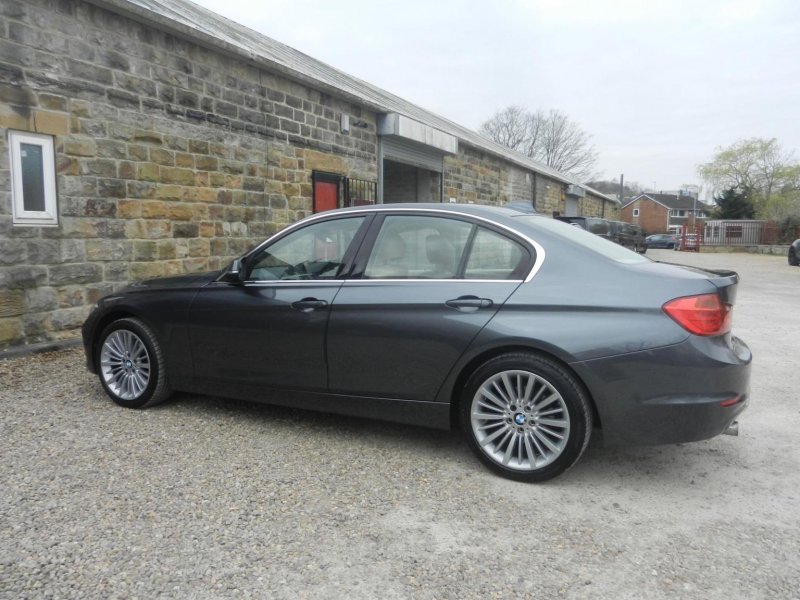 BMW 3 SERIES