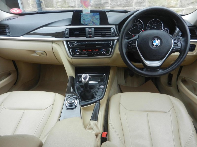 BMW 3 SERIES