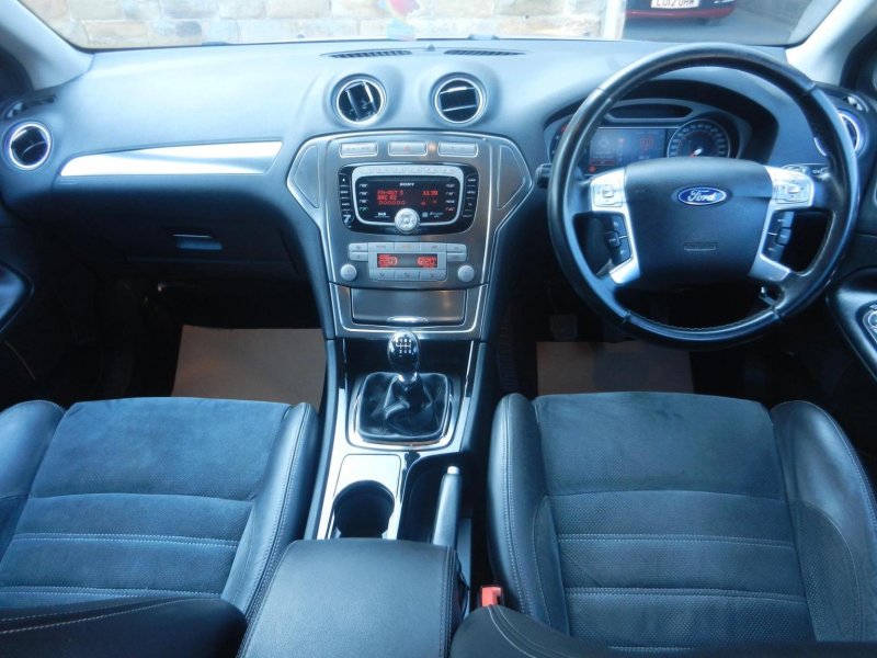 FORD MONDEO