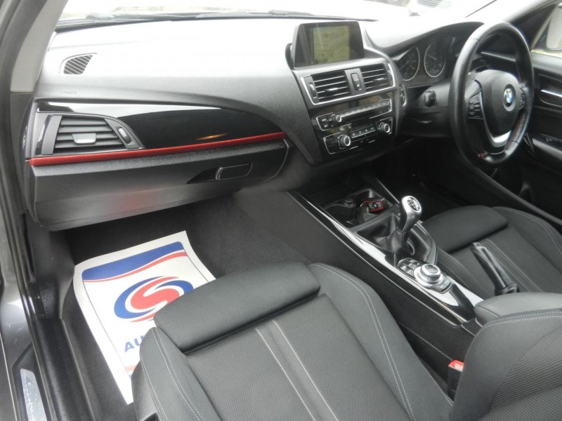 BMW 1 SERIES