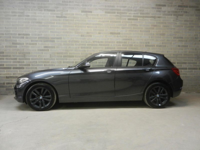 BMW 1 SERIES