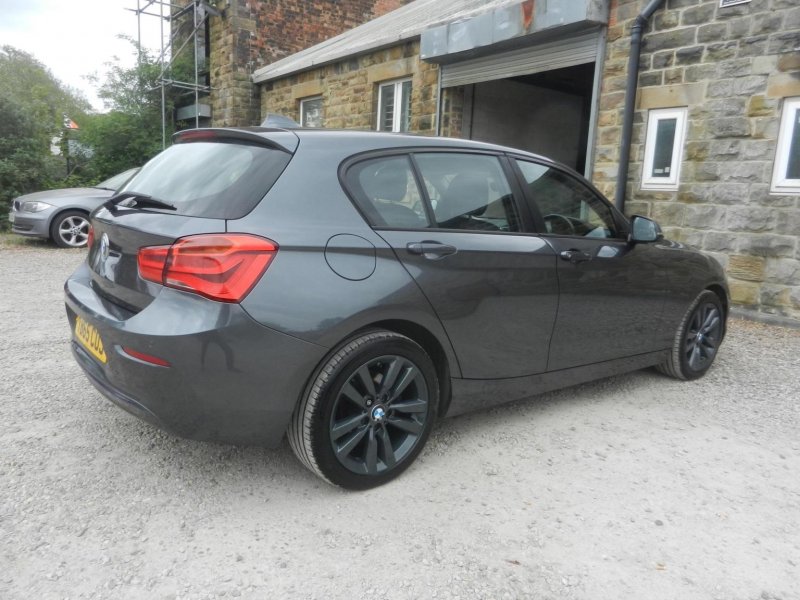 BMW 1 SERIES