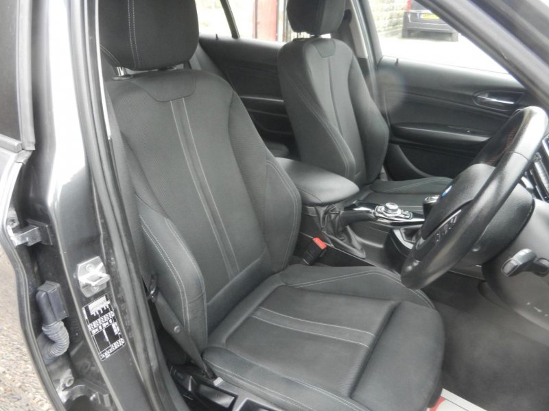 BMW 1 SERIES