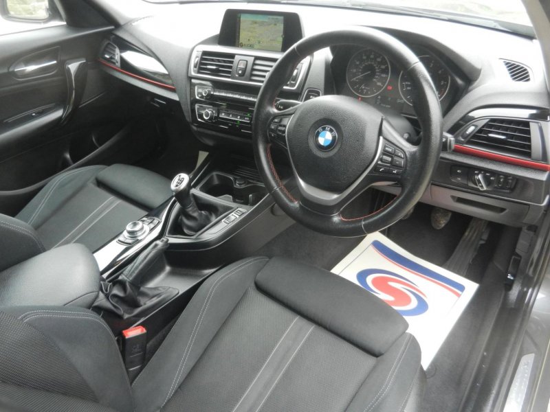 BMW 1 SERIES