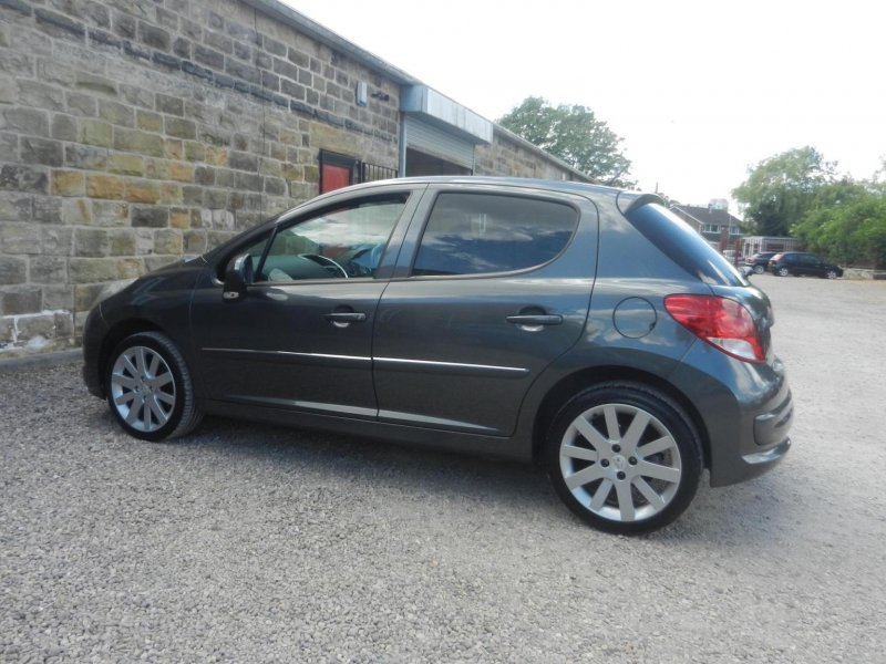 PEUGEOT 207