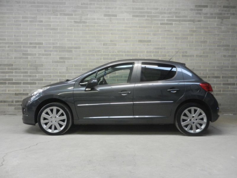 View PEUGEOT 207 1.6 VTi Allure Euro 5 5dr