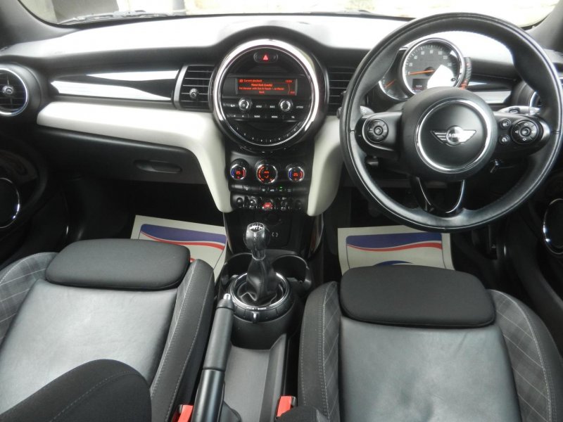 MINI HATCH