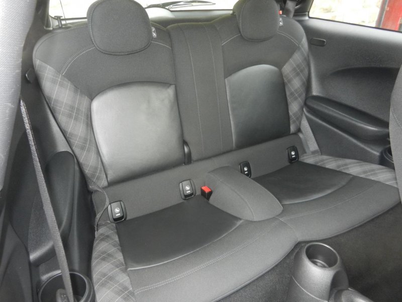 MINI HATCH