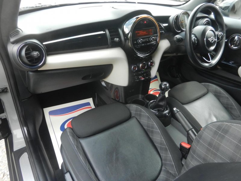MINI HATCH