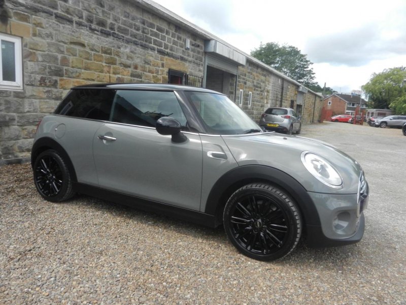 MINI HATCH