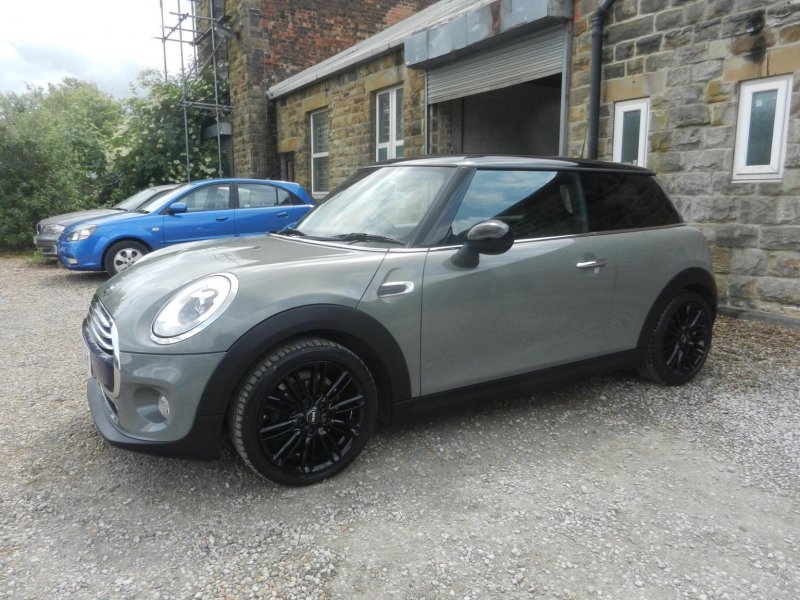 MINI HATCH